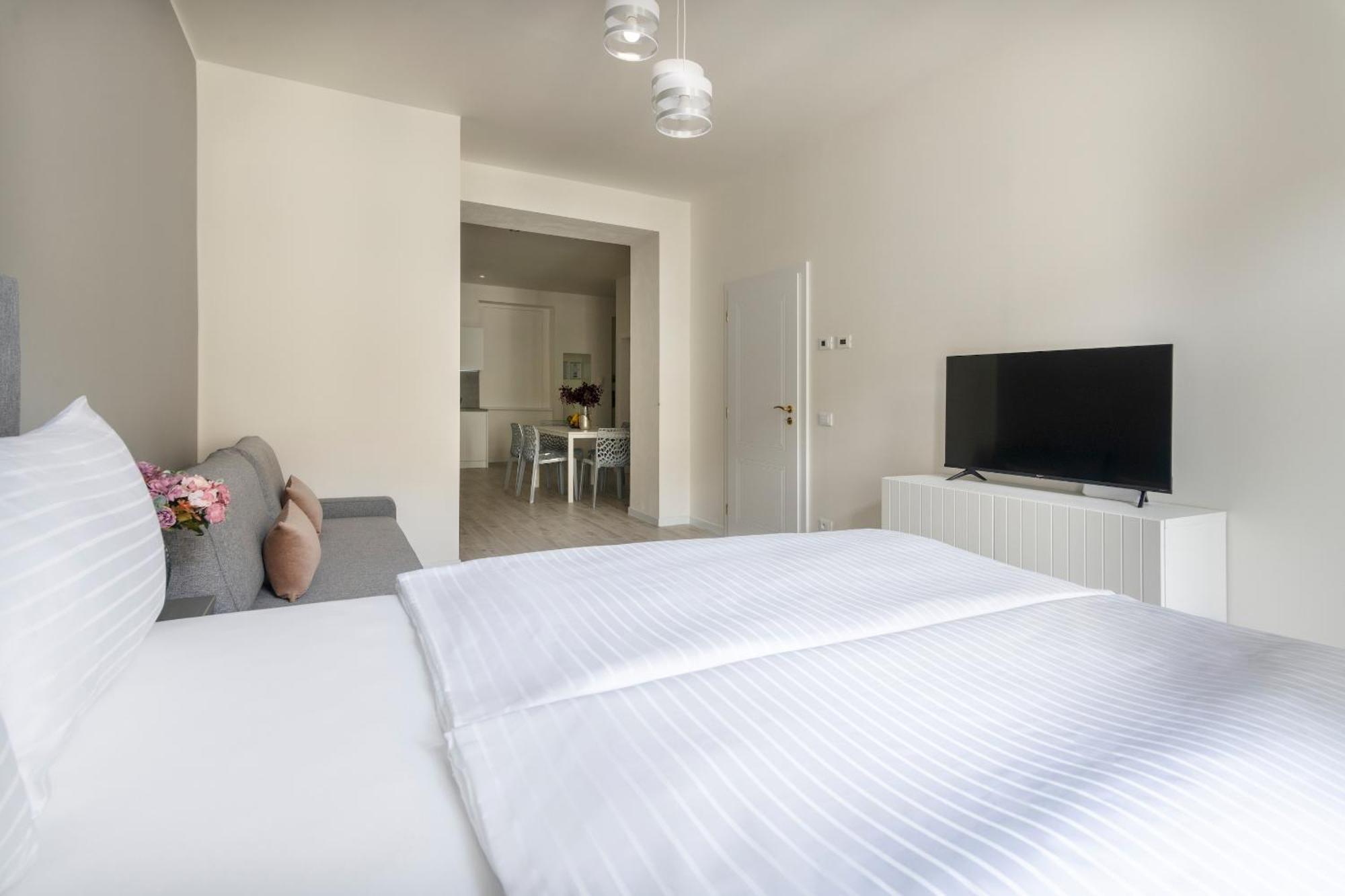 Kinsky Garden Apartments And Suites By Dwellfort Praga Cameră foto