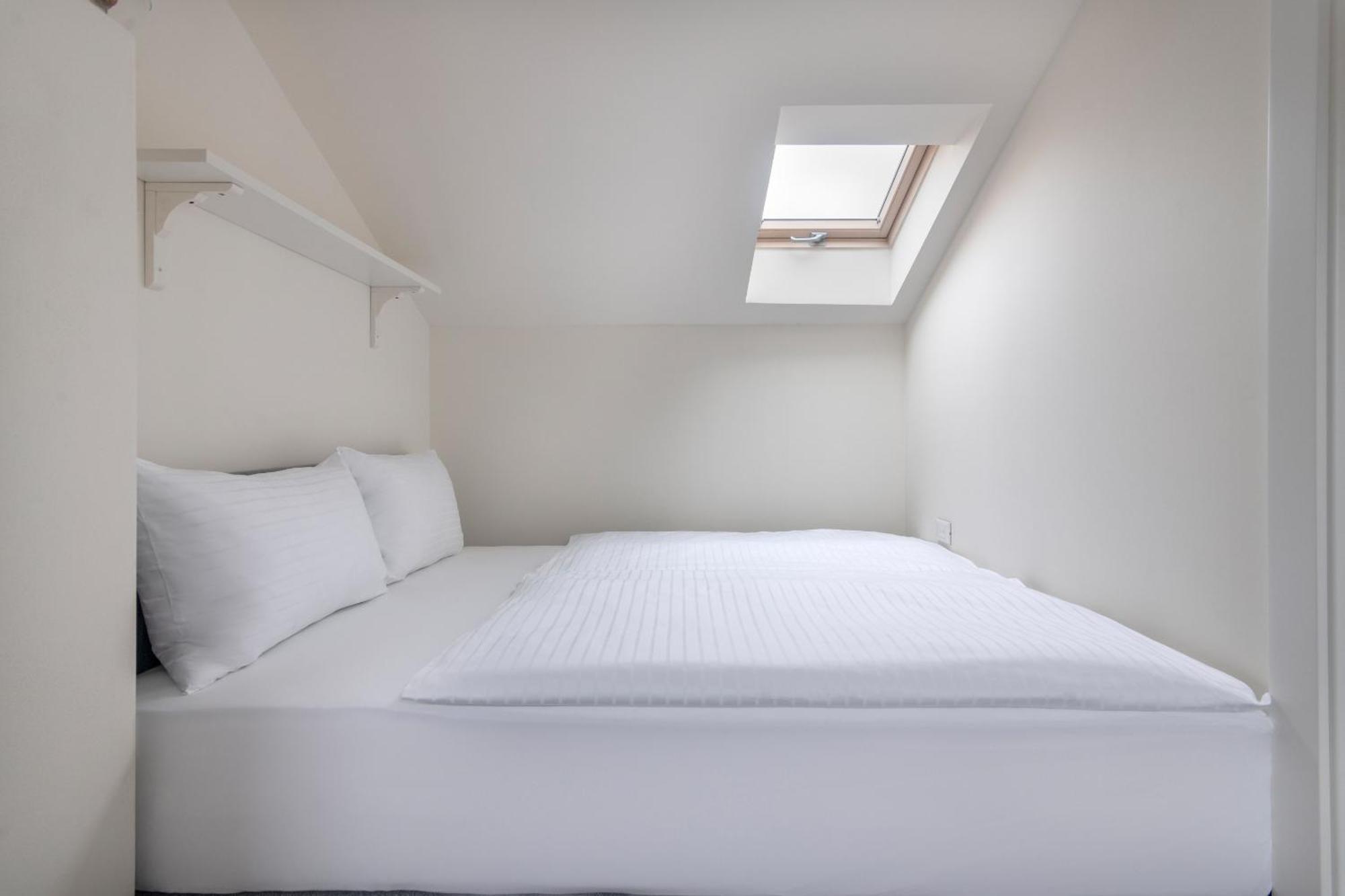Kinsky Garden Apartments And Suites By Dwellfort Praga Cameră foto